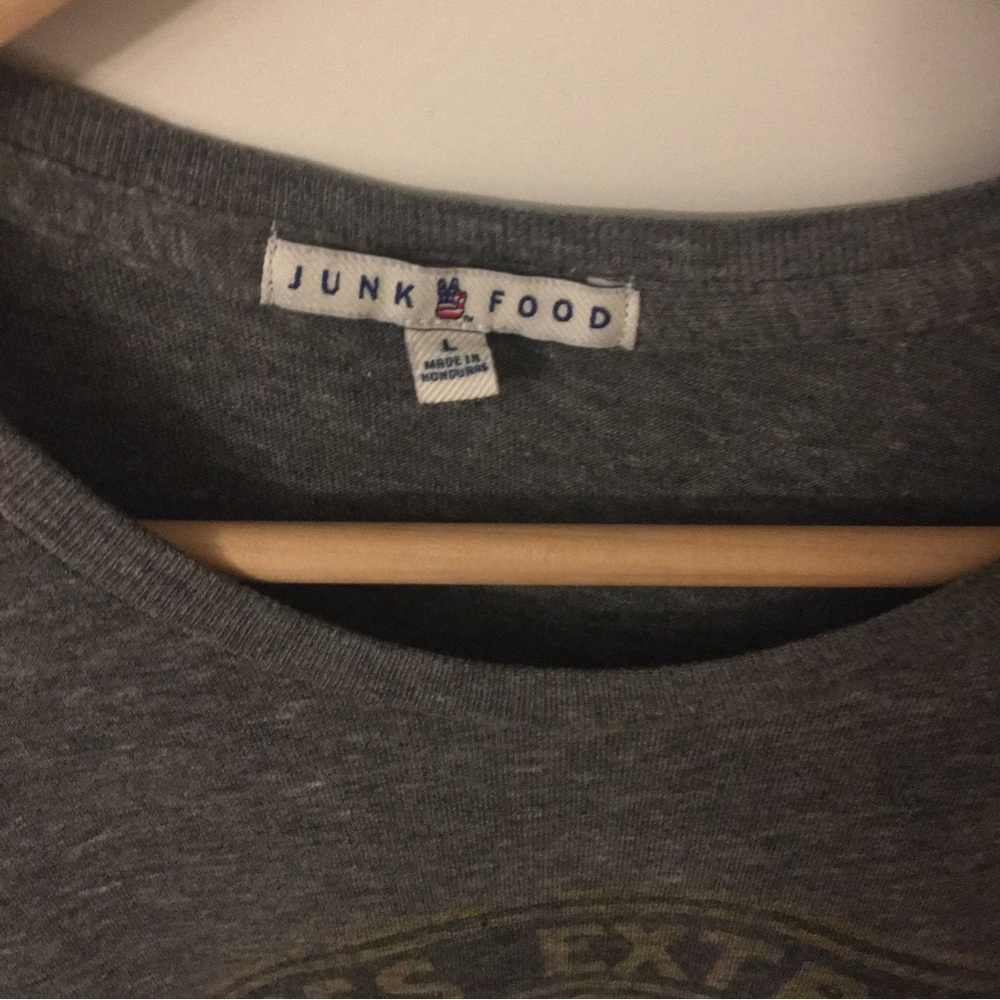 Men’s JUNK FOOD vintage look tee